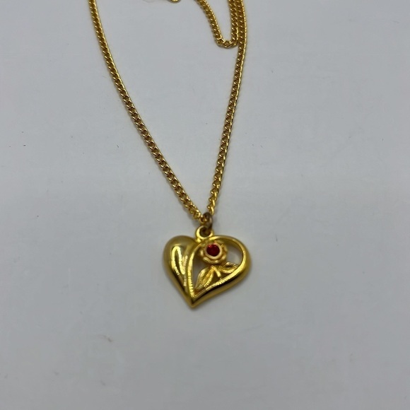 Red Crystal Stone Flower Heart Pendant Necklace 18K Gold Tone 18” Chain ❤️🌸 - Picture 5 of 9